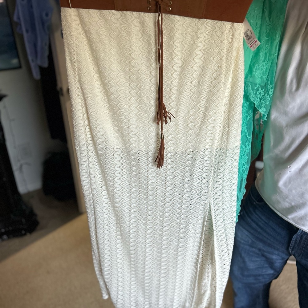 White Off-Shoulder Dress - Picture 3 of 8